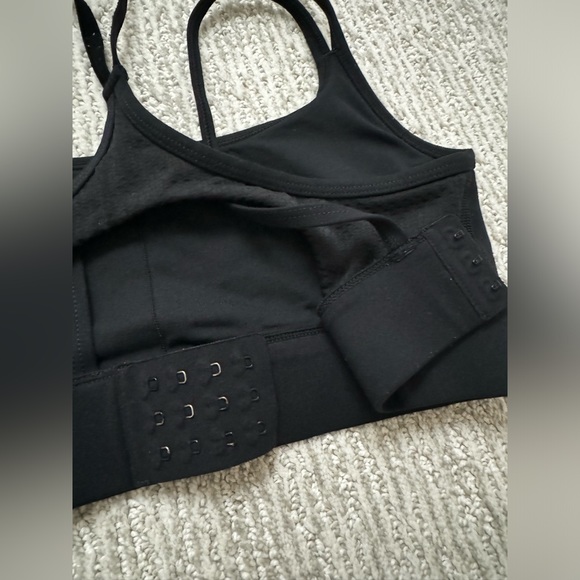 Lorna Jane Black Sports Bra - Picture 7 of 7